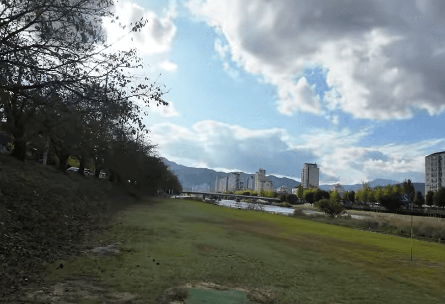 거창 강변파크골프장